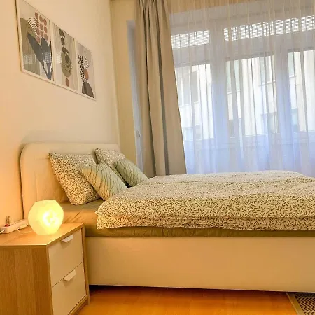 Semesterbostad Charming By Museum And Wenceslas Square Prag