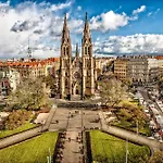 Charming By Museum And Wenceslas Square Semesterbostad