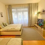 Charming By Museum And Wenceslas Square Apartment Prag